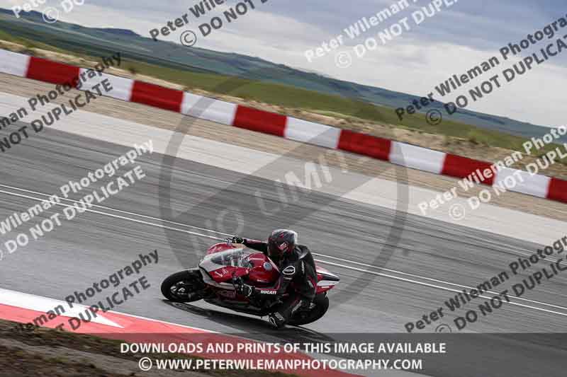 cadwell no limits trackday;cadwell park;cadwell park photographs;cadwell trackday photographs;enduro digital images;event digital images;eventdigitalimages;navarra;no limits trackdays;peter wileman photography;racing digital images;trackday digital images;trackday photos